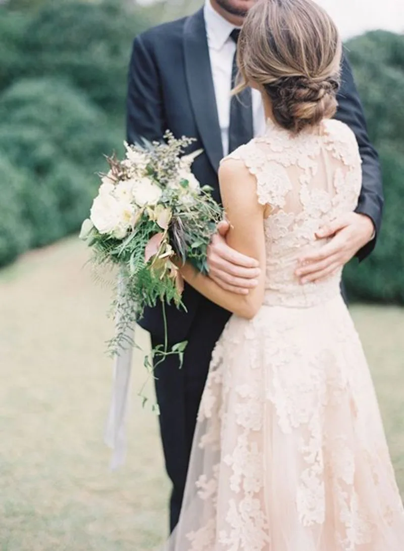 Lace appliques 2018 A-line Bridal Gown Vintage Country Garden vestido de noiva Off The Shoulder mother of the bride dresses
Lace appliques 2018 A-line Bridal Gown Vintage Country Garden vestido de noiva Off The Shoulder mother of the bride dresses