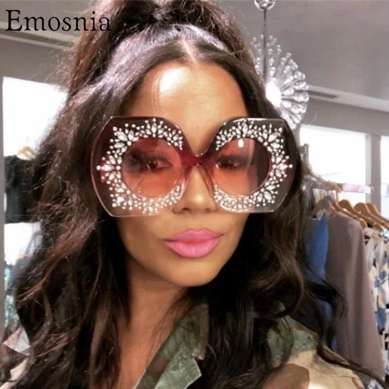 Женские солнцезащитные очки Emosnia, большие круглые очки с бриллиантами, новинка 2021, винтажные роскошные солнцезащитные очки, модные брендовы...
Женские солнцезащитные очки Emosnia, большие круглые очки с бриллиантами, новинка 2021, винтажные роскошные солнцезащитные очки, модные брендовы...