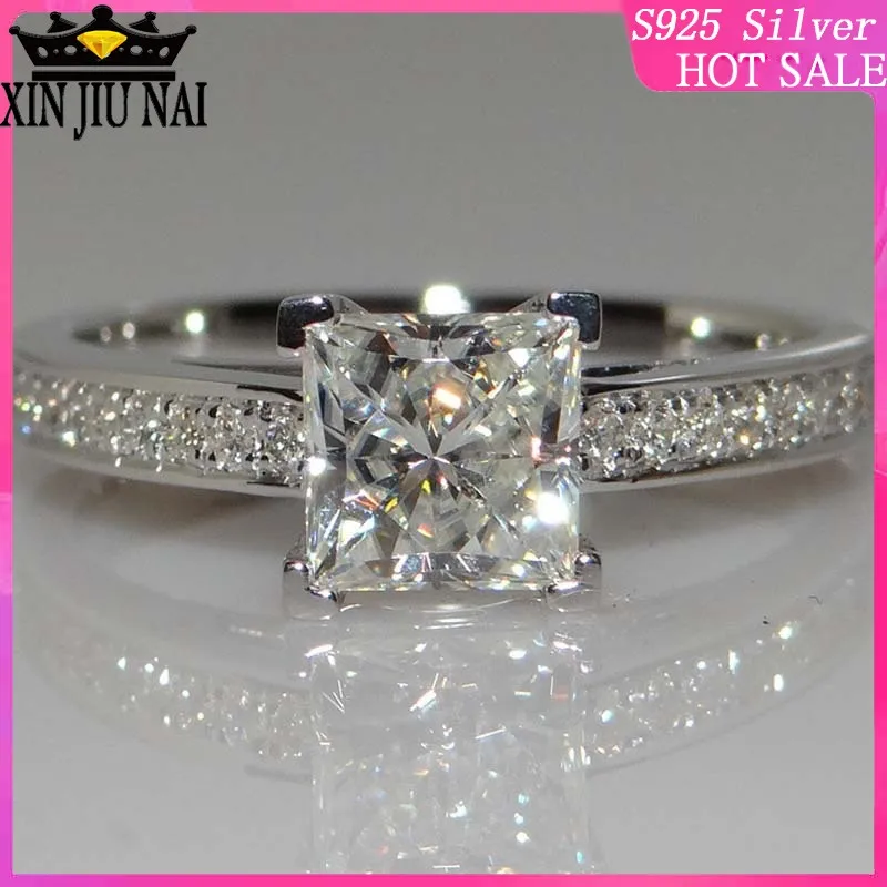 Фото Женское серебряное кольцо с квадратными бриллиантами четырьмя когтями |