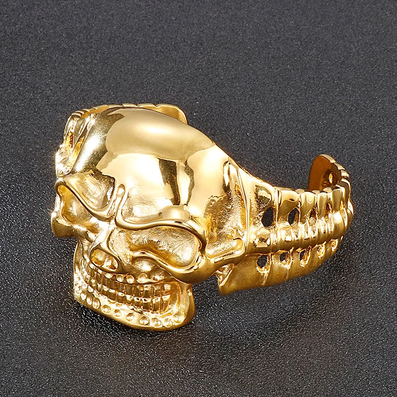 European and American domineering stainless steel jewelry punk skull ghost head men's bracelet titanium steel bracelet
European and American domineering stainless steel jewelry punk skull ghost head men's bracelet titanium steel bracelet