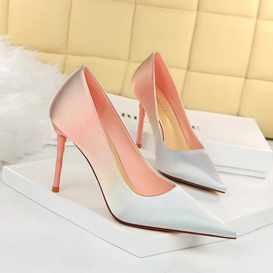 BIGTREE Fashion Sweet Stiletto High Heels Shallow Mouth Pointed Toe Satin Color Matching Color Gradient Single Shoes Pumps
BIGTREE Fashion Sweet Stiletto High Heels Shallow Mouth Pointed Toe Satin Color Matching Color Gradient Single Shoes Pumps