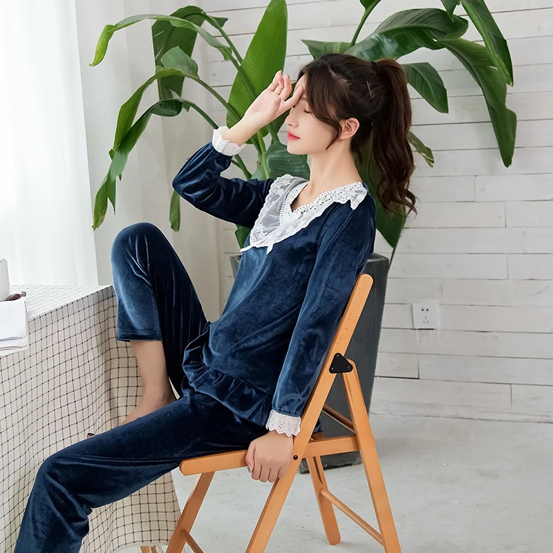 2020 Autumn Winter Long Sleeve Gold Velvet Pajama Sets Women Cute Lace V-neck Sleepwear Suit Homewear Pijama Mujer Home Clothes
2020 Autumn Winter Long Sleeve Gold Velvet Pajama Sets Women Cute Lace V-neck Sleepwear Suit Homewear Pijama Mujer Home Clothes