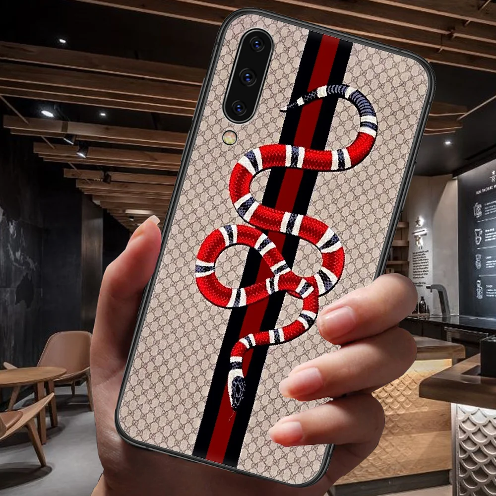 Italian luxury Brand Phone Case For Samsung Galaxy A 3 5 7 8 10 20 20E 21S 30 30S 40 50 51 70 71 black Waterproof Tpu Funda
Italian luxury Brand Phone Case For Samsung Galaxy A 3 5 7 8 10 20 20E 21S 30 30S 40 50 51 70 71 black Waterproof Tpu Funda