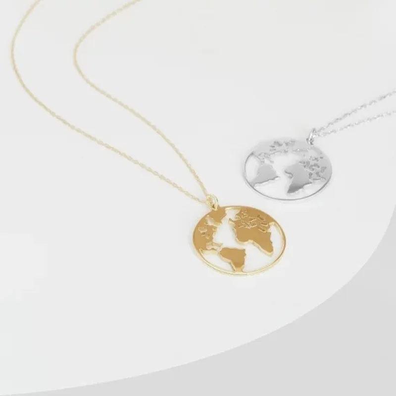 Фото Простое длинное ожерелье с круглой картой мира подвеска золотого и серебряного