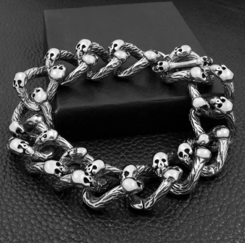 Stainless Steel Bracelet for Men's Creative Double Totem Skull Domineering Gothic Rock Punk Jewelry Accessories Gift 
Stainless Steel Bracelet for Men's Creative Double Totem Skull Domineering Gothic Rock Punk Jewelry Accessories Gift