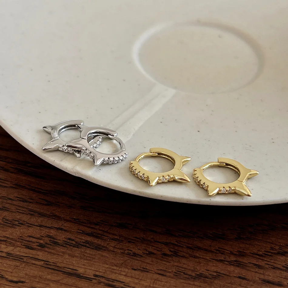 Sterling Silver 925 Light Luxury Inlaid Diamond Hoop Earrings For Women Minimalist Gold Party Earring Accessories Fine Jewelry
Sterling Silver 925 Light Luxury Inlaid Diamond Hoop Earrings For Women Minimalist Gold Party Earring Accessories Fine Jewelry