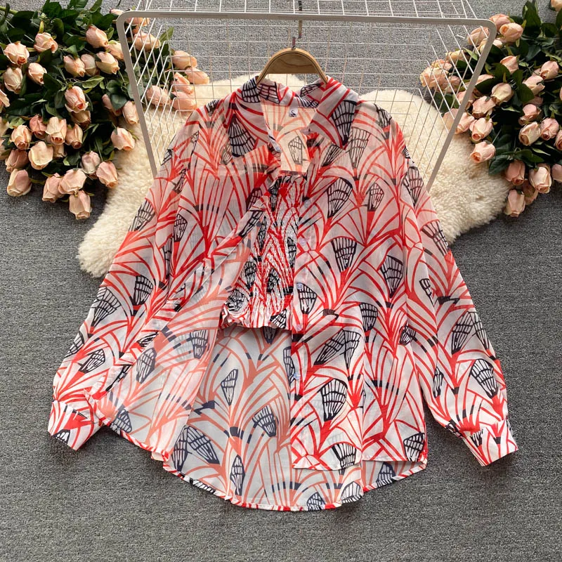 

Vacation style shirt female design sense niche printing sunscreen shirt + camisole female two-piece jacket trend