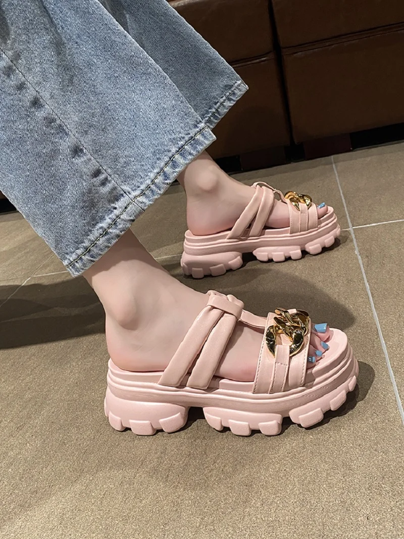 Metal Decorative Thick Bottom Non-Slip Wear-Resistant Elegant Temperament Ladies Slippers Summer New Fashion.
Metal Decorative Thick Bottom Non-Slip Wear-Resistant Elegant Temperament Ladies Slippers Summer New Fashion.
