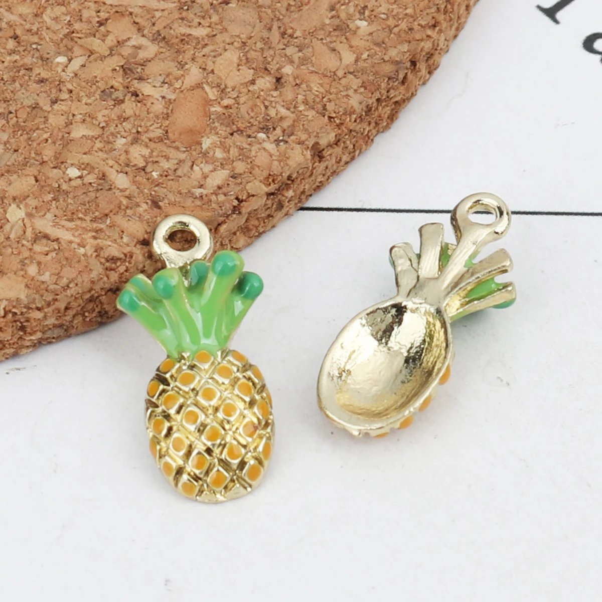 Zinc Based Alloy Ananas Fruit Charms Pineapple Carrot Pendants Gold Enamel Color For DIY Necklace Jewelry Handmade Making
Zinc Based Alloy Ananas Fruit Charms Pineapple Carrot Pendants Gold Enamel Color For DIY Necklace Jewelry Handmade Making