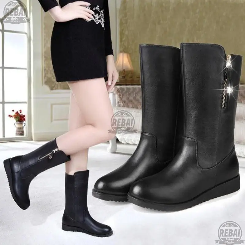 High Quality Women's Winter Shoes Women Soft Leather Boots female flat snow boots Lady Casual Ankle Boots For Women Women Boots
High Quality Women's Winter Shoes Women Soft Leather Boots female flat snow boots Lady Casual Ankle Boots For Women Women Boots