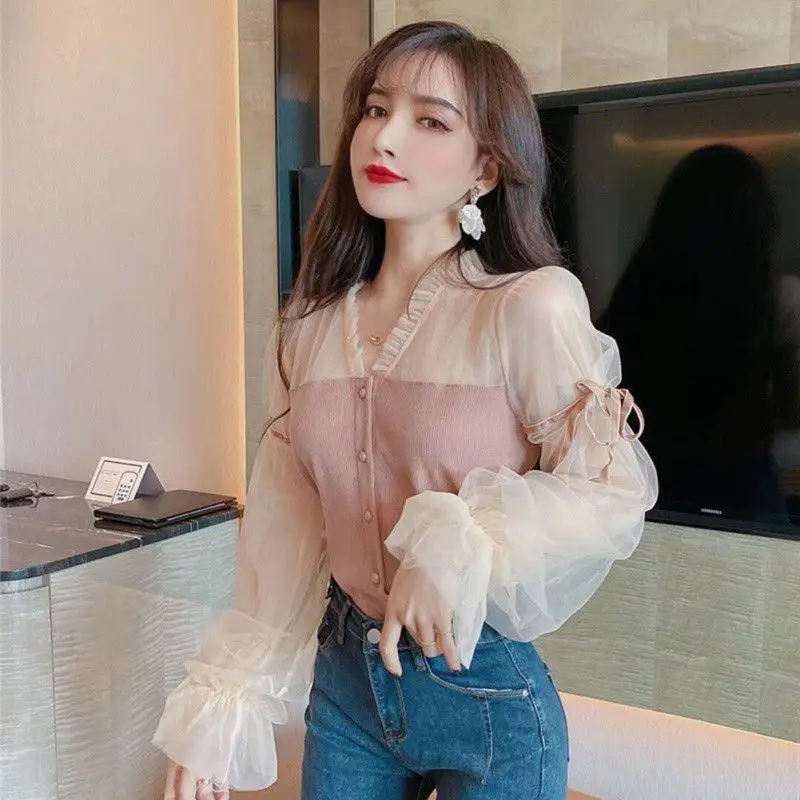 Fashion Classic Palace Style Summer White Lace Blouse High Street Sexy Women Mesh Stitching Shows Thin Bubble Sleeve Shirt
Fashion Classic Palace Style Summer White Lace Blouse High Street Sexy Women Mesh Stitching Shows Thin Bubble Sleeve Shirt