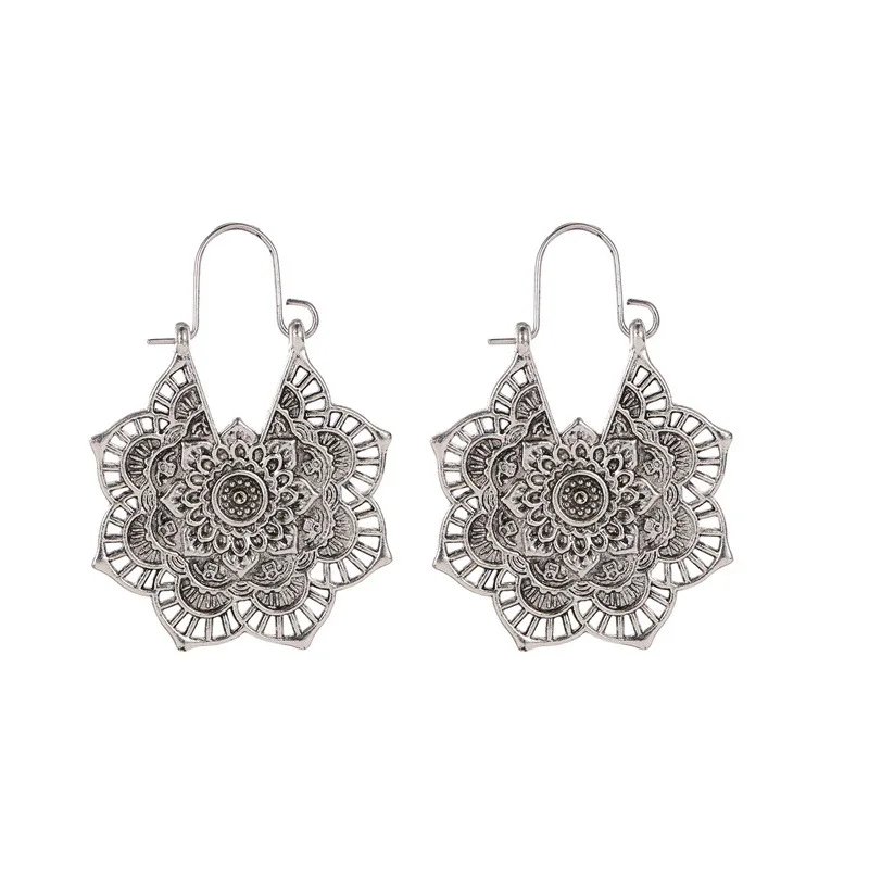 Fashion Ethnic style earrings for women exotic retro metal hollow flower earrings bohemian carved palace style earrings
Fashion Ethnic style earrings for women exotic retro metal hollow flower earrings bohemian carved palace style earrings