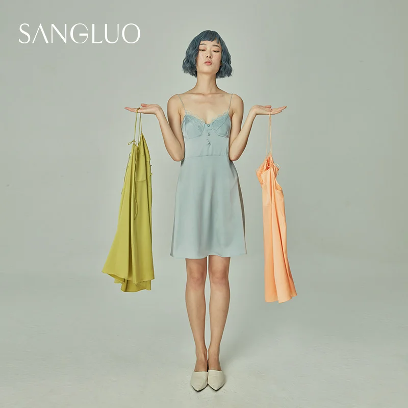 ★Женская шелковая ночная рубашка SANGLUO, эластичная французская кружевная сорочка на бретельках, пижама для ношения снаружи
★Женская шелковая ночная рубашка SANGLUO, эластичная французская кружевная сорочка на бретельках, пижама для ношения снаружи