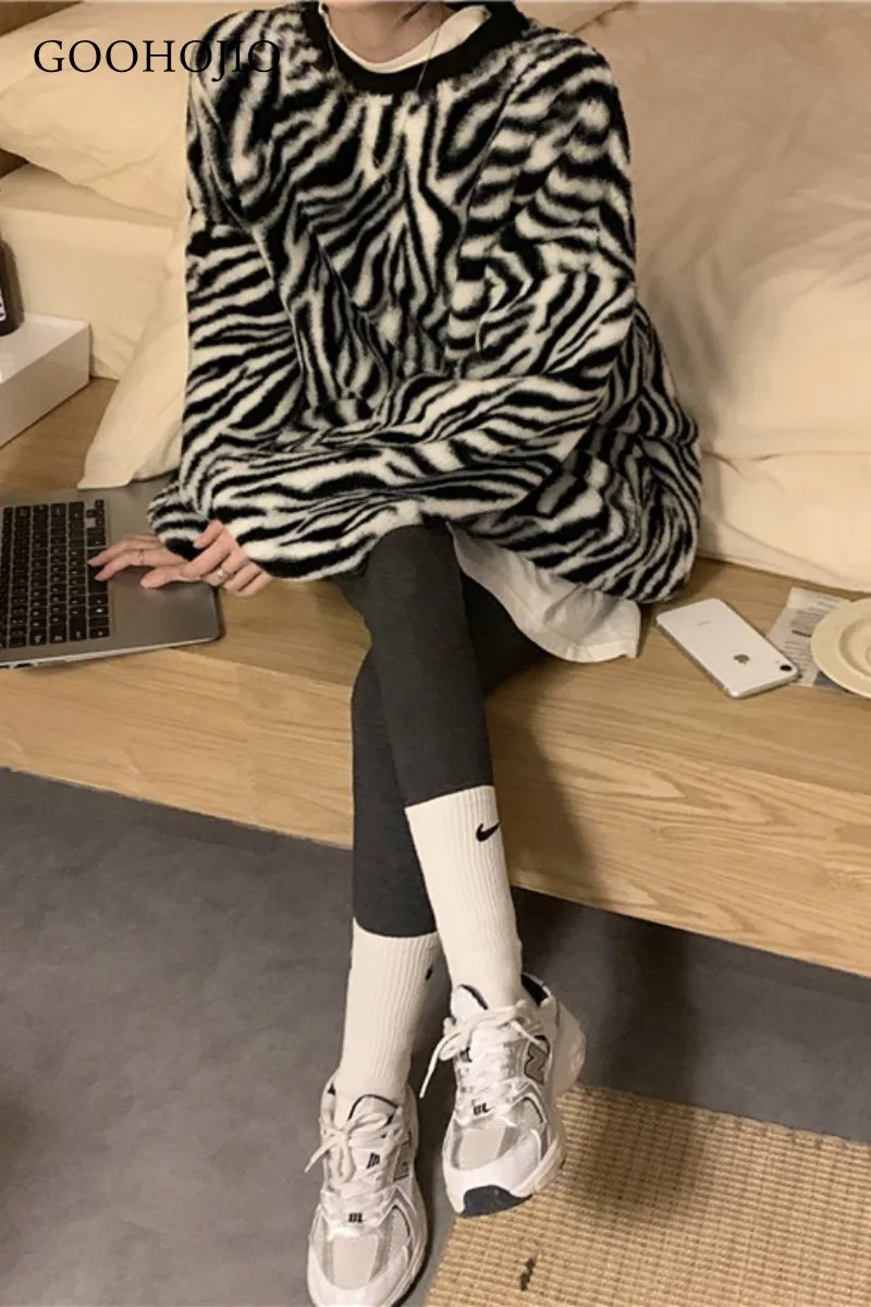 GOOHOJIO 2021 Autumn Woman's Hoodies Oversize Female Loose Cotton Solid Thicken Warm Women Sweatshirts Lady Fashion One Size
GOOHOJIO 2021 Autumn Woman's Hoodies Oversize Female Loose Cotton Solid Thicken Warm Women Sweatshirts Lady Fashion One Size