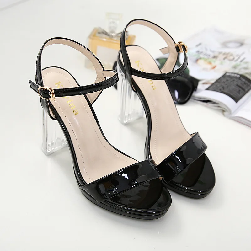 mouth sandals female buckle shoes female Princess Crystal 2019 transparent coarse heel fish high-heeled
mouth sandals female buckle shoes female Princess Crystal 2019 transparent coarse heel fish high-heeled