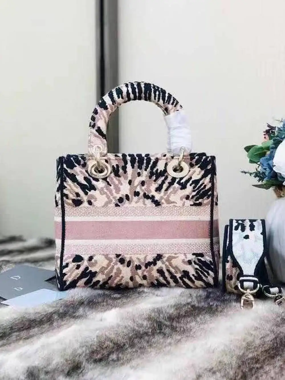 high qualityLadies bag handbag designer unique embroidery design style fashion purses and handbags luxury designer luxury bags
high qualityLadies bag handbag designer unique embroidery design style fashion purses and handbags luxury designer luxury bags