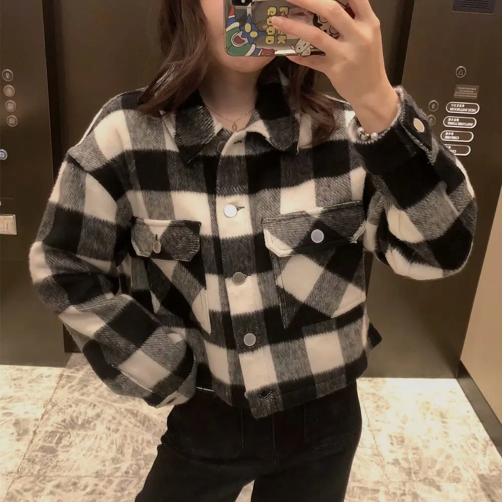VUWWYV Autumn Za Oversized Cropped Plaid Shirts Women's Blouses Long Sleeve Button Up Collar Shirt Woman Streetwear Pockets Tops
VUWWYV Autumn Za Oversized Cropped Plaid Shirts Women's Blouses Long Sleeve Button Up Collar Shirt Woman Streetwear Pockets Tops