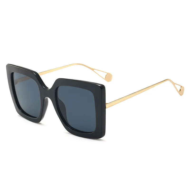 Women Luxury Brand Designer Fashion Unisex Sunglasses High Quality Men Sun Glasses Male Eyewear Ladies Female Glasses 
Women Luxury Brand Designer Fashion Unisex Sunglasses High Quality Men Sun Glasses Male Eyewear Ladies Female Glasses