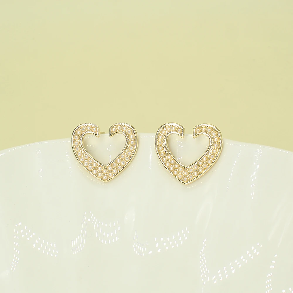 Simple Christmas Decor Heart Fashion Women Imitation Pearls Earrings Wedding Party Ear Studs Earring Korean Jewelry
Simple Christmas Decor Heart Fashion Women Imitation Pearls Earrings Wedding Party Ear Studs Earring Korean Jewelry
