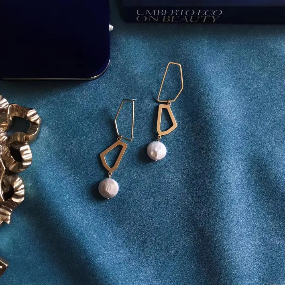 Handpicked Freshwater white Button Pearls Drop-Earrings,Irregular geometry real pearl women earrings for party Jewelry,lady gift
Handpicked Freshwater white Button Pearls Drop-Earrings,Irregular geometry real pearl women earrings for party Jewelry,lady gift