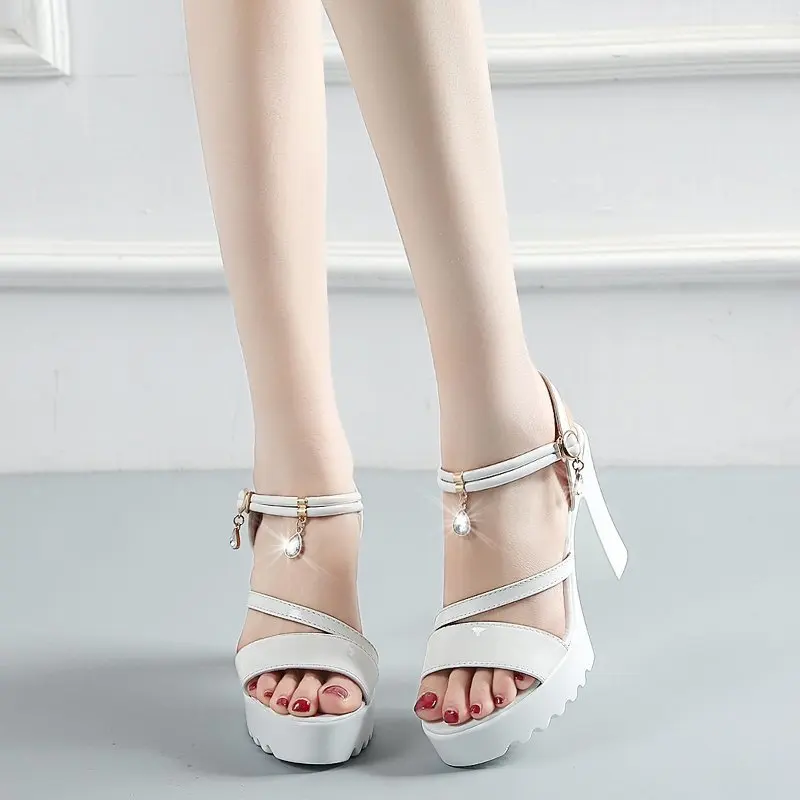 2021 new sandals thick with a word buckle fish mouth solid color sandals female waterproof platform high heel women shoes
2021 new sandals thick with a word buckle fish mouth solid color sandals female waterproof platform high heel women shoes