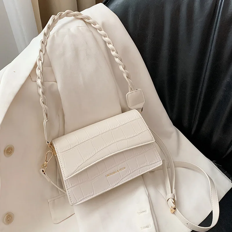 Small Bag Handbag Woman 2021 New Fashion Shoulder Messenger Bag Retro Small Square Bag Mini Crossbody Bags for Women Bolsas
Small Bag Handbag Woman 2021 New Fashion Shoulder Messenger Bag Retro Small Square Bag Mini Crossbody Bags for Women Bolsas