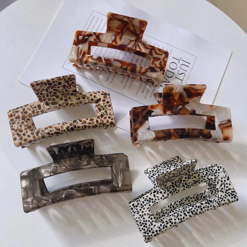 Fashion Leopard Print Hair Claws Geometric Hair Clamp Grab Hair Styling Hair Clips for Women Girls Hairpin Hair Accessories Cute
Fashion Leopard Print Hair Claws Geometric Hair Clamp Grab Hair Styling Hair Clips for Women Girls Hairpin Hair Accessories Cute