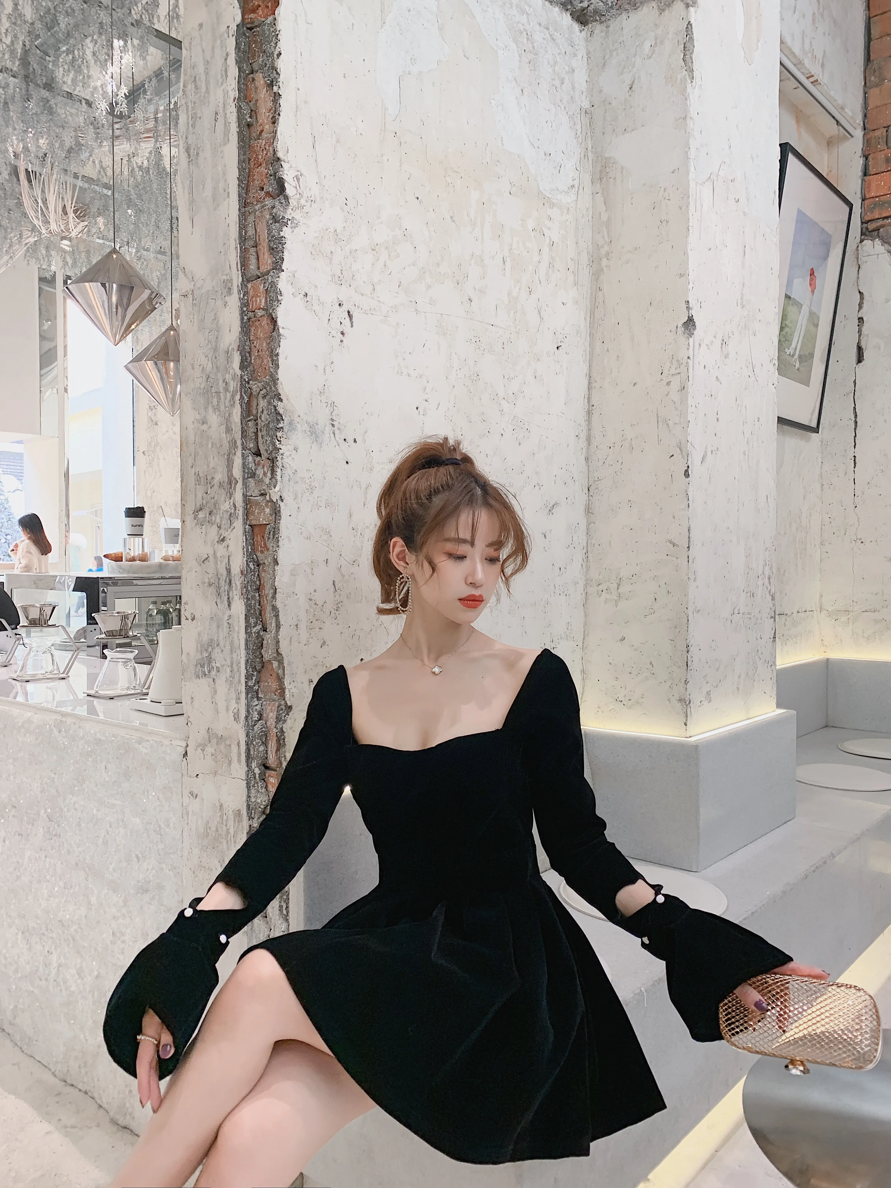 Sexy Backless Dress for Women Spring French Style Retro Square Collar Velvet Mini Dress Flared Sleeve Mesh Birthday Party Dress 
Sexy Backless Dress for Women Spring French Style Retro Square Collar Velvet Mini Dress Flared Sleeve Mesh Birthday Party Dress