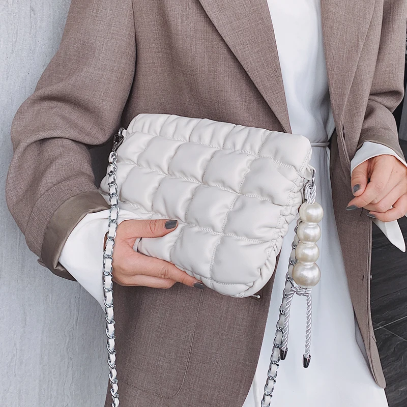 Women Messenger Bag Pearl Travel Luxury Designer Tassel Ladies Clutches Chain Silng Bags Female Fashion Purse Bolsos Para Mujer
Women Messenger Bag Pearl Travel Luxury Designer Tassel Ladies Clutches Chain Silng Bags Female Fashion Purse Bolsos Para Mujer