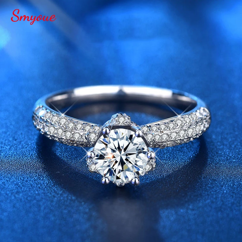 Smyoue Simple Crown Women Rings Six Claws One Carat D Color Moissanite 925 Silver Rings For Women 5 6 7 8 White Gold love Ring
Smyoue Simple Crown Women Rings Six Claws One Carat D Color Moissanite 925 Silver Rings For Women 5 6 7 8 White Gold love Ring