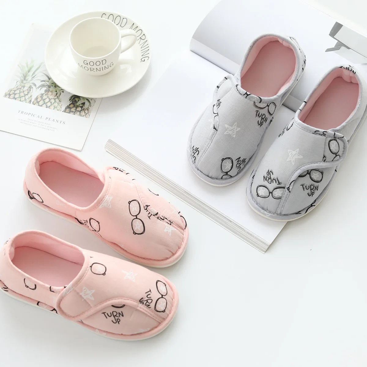 Women Spring and Autumn New Style Big White Bottom Glasses Velcro Bag Heel Shoes Lazy Pregnant Women Confinement Shoes
Women Spring and Autumn New Style Big White Bottom Glasses Velcro Bag Heel Shoes Lazy Pregnant Women Confinement Shoes