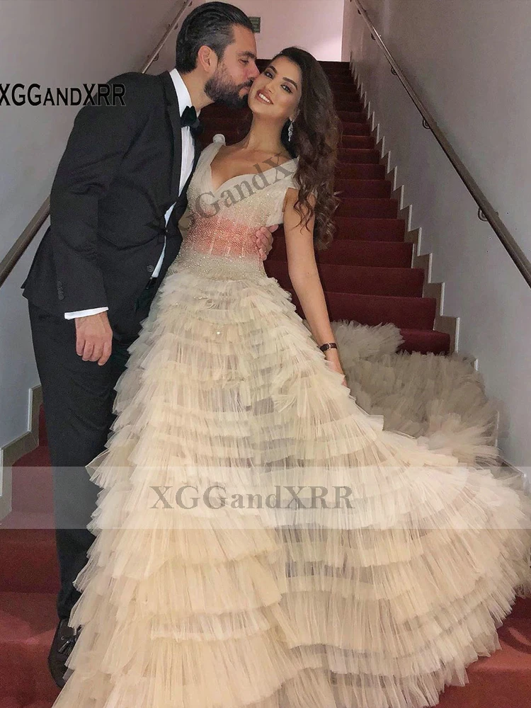 Elegant V Neck Long A Line Tulle Layer Prom Dress 2021 Champagne Beading Saudi Arabic Style Women Evening Party Gown Custom Made
Elegant V Neck Long A Line Tulle Layer Prom Dress 2021 Champagne Beading Saudi Arabic Style Women Evening Party Gown Custom Made