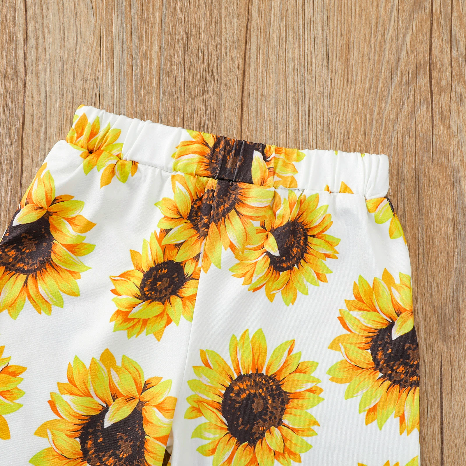 OPPERIAYA Baby Girls Three Piece Summer lovely Set Children Ribbed Sling Tops Vest Sunflower Printed Trousers HairBand for Kids
OPPERIAYA Baby Girls Three Piece Summer lovely Set Children Ribbed Sling Tops Vest Sunflower Printed Trousers HairBand for Kids
