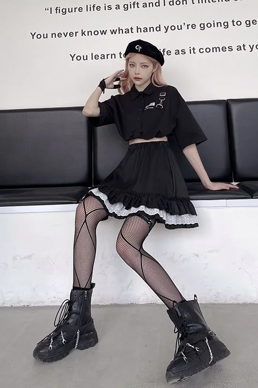 UMI MAO Dark Black Japanese JK Short Skirt A-line Pleated High Waist Hakama Anti-glare Lace Cake Summer Harajuku Gothic Y2K
UMI MAO Dark Black Japanese JK Short Skirt A-line Pleated High Waist Hakama Anti-glare Lace Cake Summer Harajuku Gothic Y2K