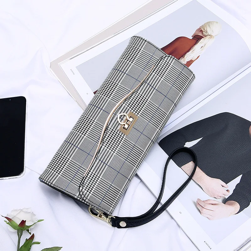 Leather Clutch Bag European And American Brand New Plaid Clutch Bag One Shoulder Cross-Slung Chain Bag For Women
Leather Clutch Bag European And American Brand New Plaid Clutch Bag One Shoulder Cross-Slung Chain Bag For Women