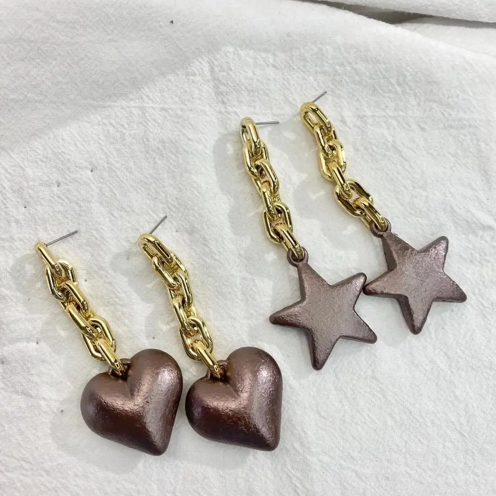 2020 new retro heart-shaped metal earrings women fashion imitation pearl earrings C-shaped stars retro earrings pendant jewelry
2020 new retro heart-shaped metal earrings women fashion imitation pearl earrings C-shaped stars retro earrings pendant jewelry