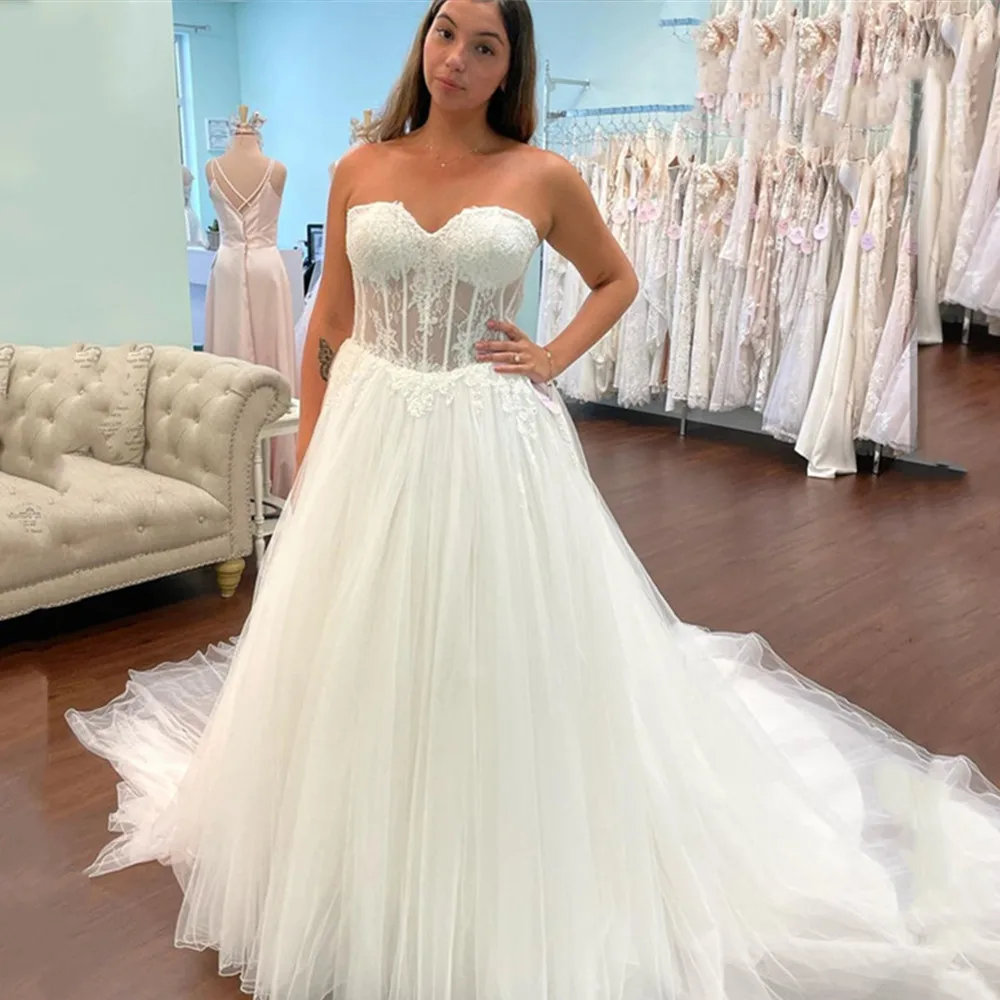 Boho Plus Size Wedding Dress 2021 Sweetheart Sweep Train Sleeveless Zipper Lace Appliques Custom Made Bride Gown Robe De Mariee
Boho Plus Size Wedding Dress 2021 Sweetheart Sweep Train Sleeveless Zipper Lace Appliques Custom Made Bride Gown Robe De Mariee