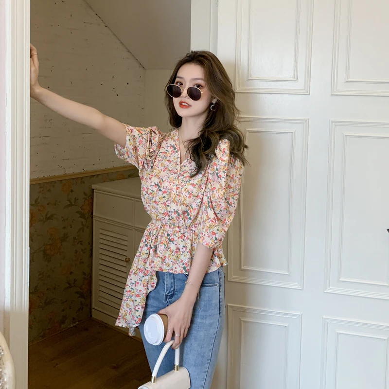 COIGARSAM Short Sleeve korean blouse women New Summer Floral Print Chiffon blusas womens tops and blouses 5825
COIGARSAM Short Sleeve korean blouse women New Summer Floral Print Chiffon blusas womens tops and blouses 5825