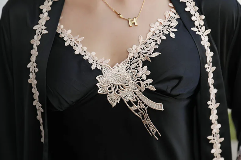 Sexy Women 2 Piece Sleepwear Satin Robe Set Silky Kimono Gown Lace Intimate Lingerie 2021 New Bride Bridesmaid Wedding Gift
Sexy Women 2 Piece Sleepwear Satin Robe Set Silky Kimono Gown Lace Intimate Lingerie 2021 New Bride Bridesmaid Wedding Gift