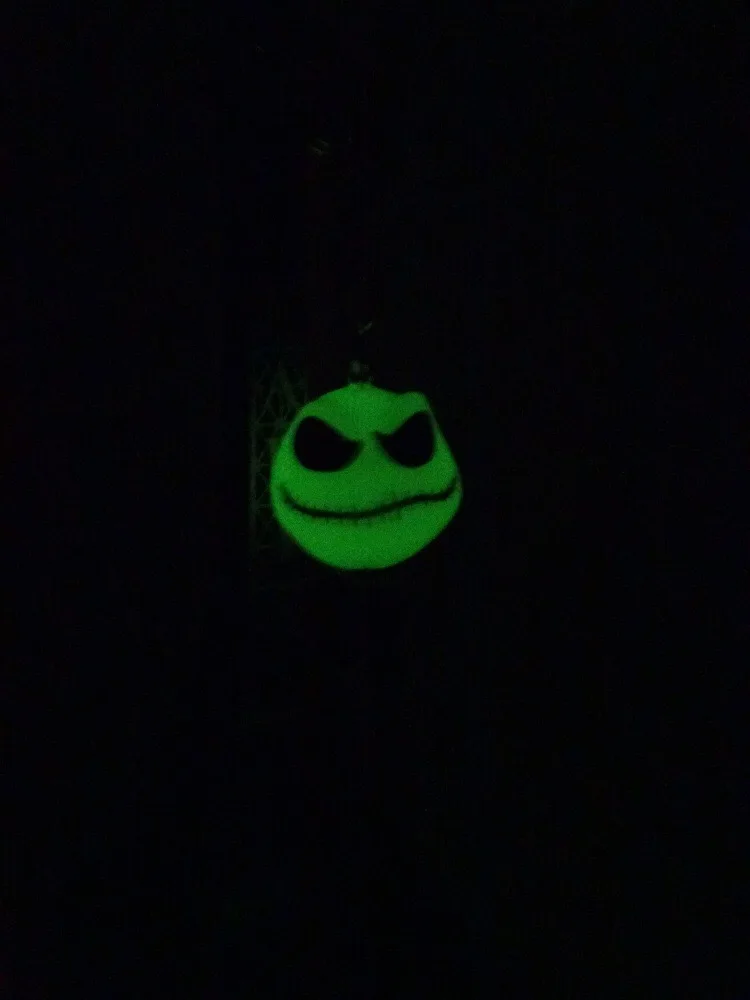Personality glow-in-night key chain The Nightmare Before Christmas Cosplay skull jack gift bag pendant resin accessories
Personality glow-in-night key chain The Nightmare Before Christmas Cosplay skull jack gift bag pendant resin accessories