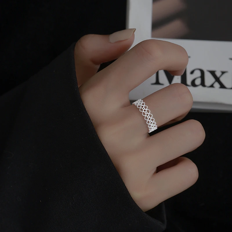 Женское кольцо из серебра 925 пробы, с кружевом
Женское кольцо из серебра 925 пробы, с кружевом