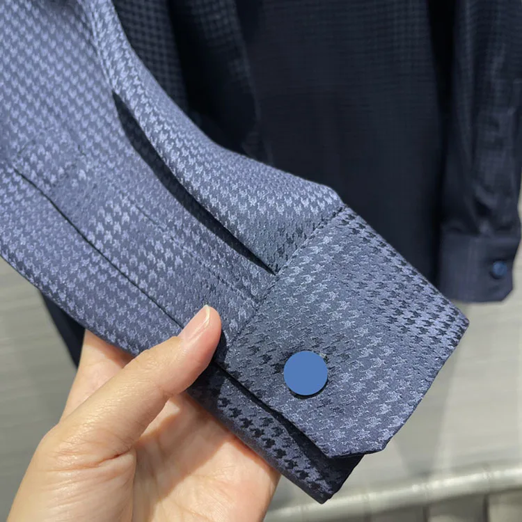 High-end Silk Blouse 2021 Early Spring Women Luxury Brand New Elegant Commuter Houndstooth Jacquard Lace-up Collar Loose Blouses
High-end Silk Blouse 2021 Early Spring Women Luxury Brand New Elegant Commuter Houndstooth Jacquard Lace-up Collar Loose Blouses