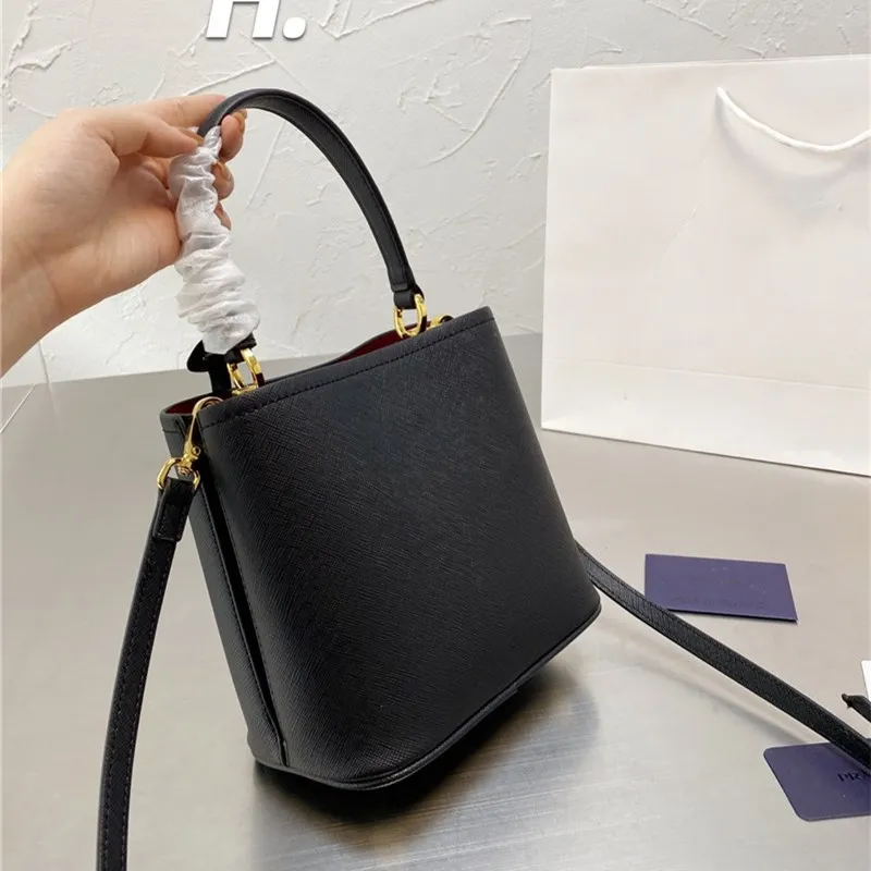 2021 New Famous Designer Bucket Bags High Quality Women Purse and Handbags Luxury Fashion Shoulder Messenger Bags Sac A Main
2021 New Famous Designer Bucket Bags High Quality Women Purse and Handbags Luxury Fashion Shoulder Messenger Bags Sac A Main