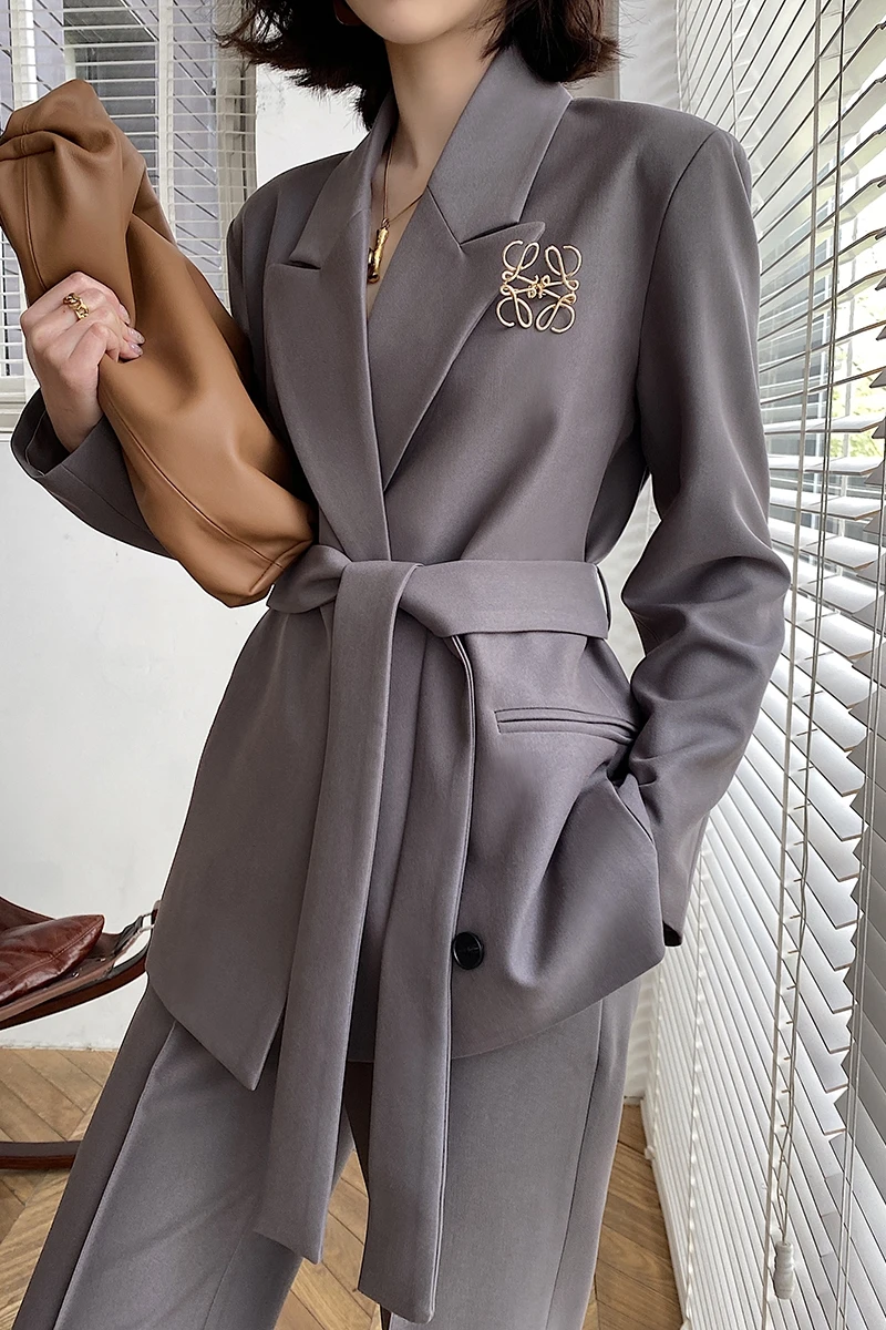Bella Philosophy Women Gray Blazer Suits With Belt + Loose Long Pants Set Office Wear Ladies Two-piece Blazer Sets
Bella Philosophy Women Gray Blazer Suits With Belt + Loose Long Pants Set Office Wear Ladies Two-piece Blazer Sets