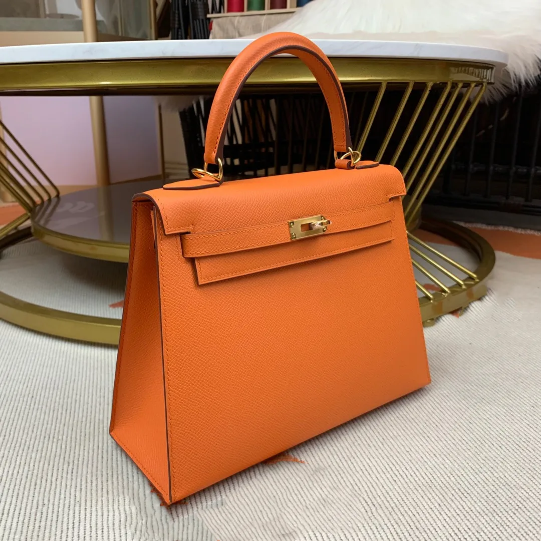 25cm LUXUR PURSE,BAND HANDBAG, Orange Color,Epsom Leather, Handmade Quality,Wax Lline Stitching, Fast delivery
25cm LUXUR PURSE,BAND HANDBAG, Orange Color,Epsom Leather, Handmade Quality,Wax Lline Stitching, Fast delivery