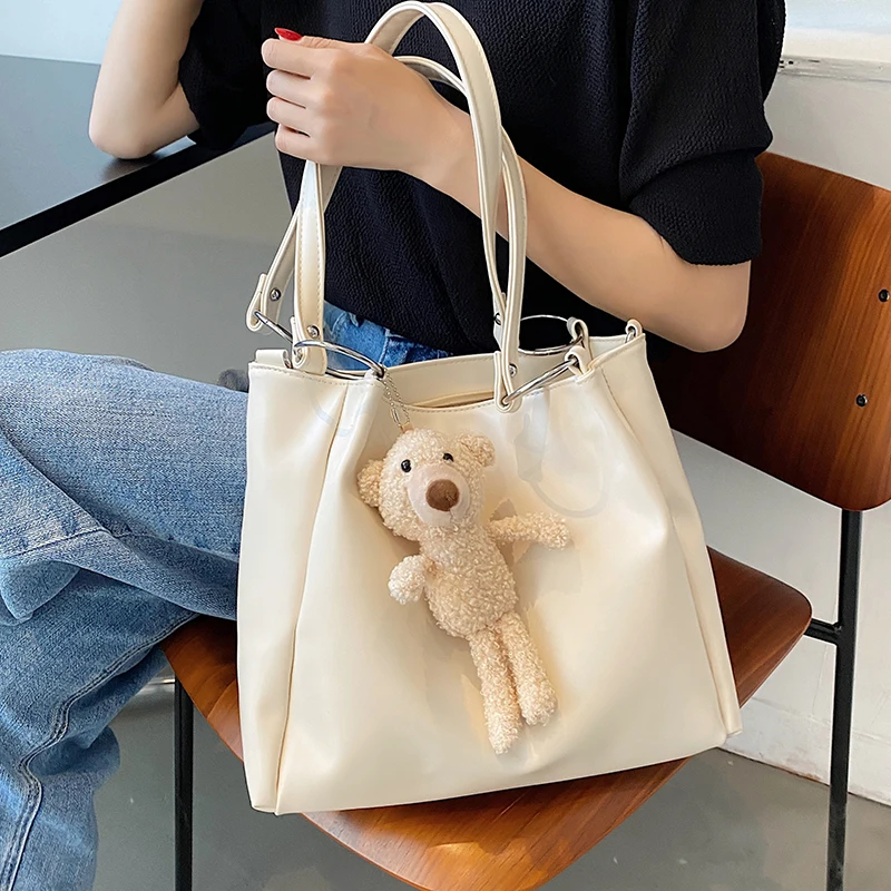 Cute Bear SOFT Leather Tote Bags for Women Large White Shoulder Bag Ladies Casual Designer Messenger Bag Simple Shopper Handbags
Cute Bear SOFT Leather Tote Bags for Women Large White Shoulder Bag Ladies Casual Designer Messenger Bag Simple Shopper Handbags