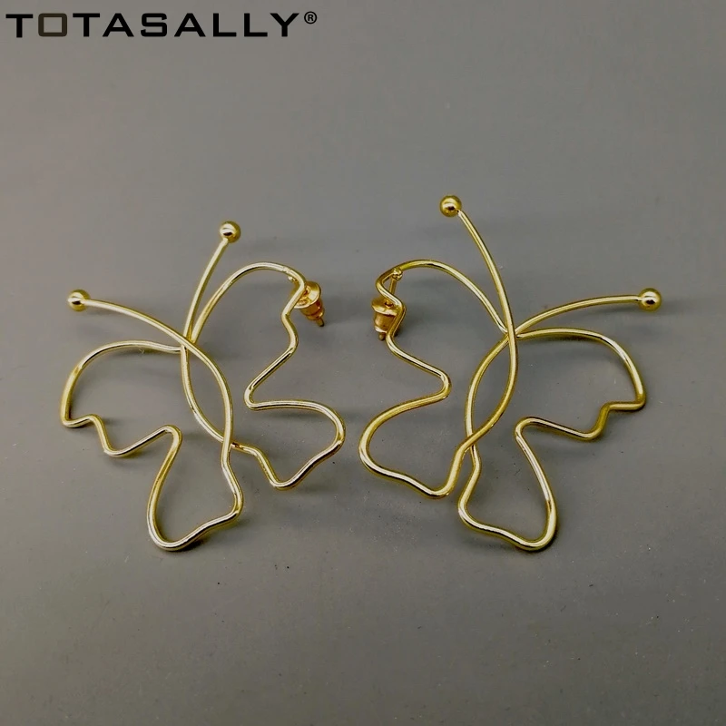 TOTASALLY Lovely Insect Earrings for Woman Golden Metal Wire Handmade Hollow Butterfly Earrings Cocktail Earrings Dropship
TOTASALLY Lovely Insect Earrings for Woman Golden Metal Wire Handmade Hollow Butterfly Earrings Cocktail Earrings Dropship