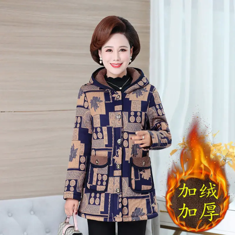 Middle aged and old women's winter cotton padded jacket new mother's Plush thickened cotton padded jacket 50 large size cotton