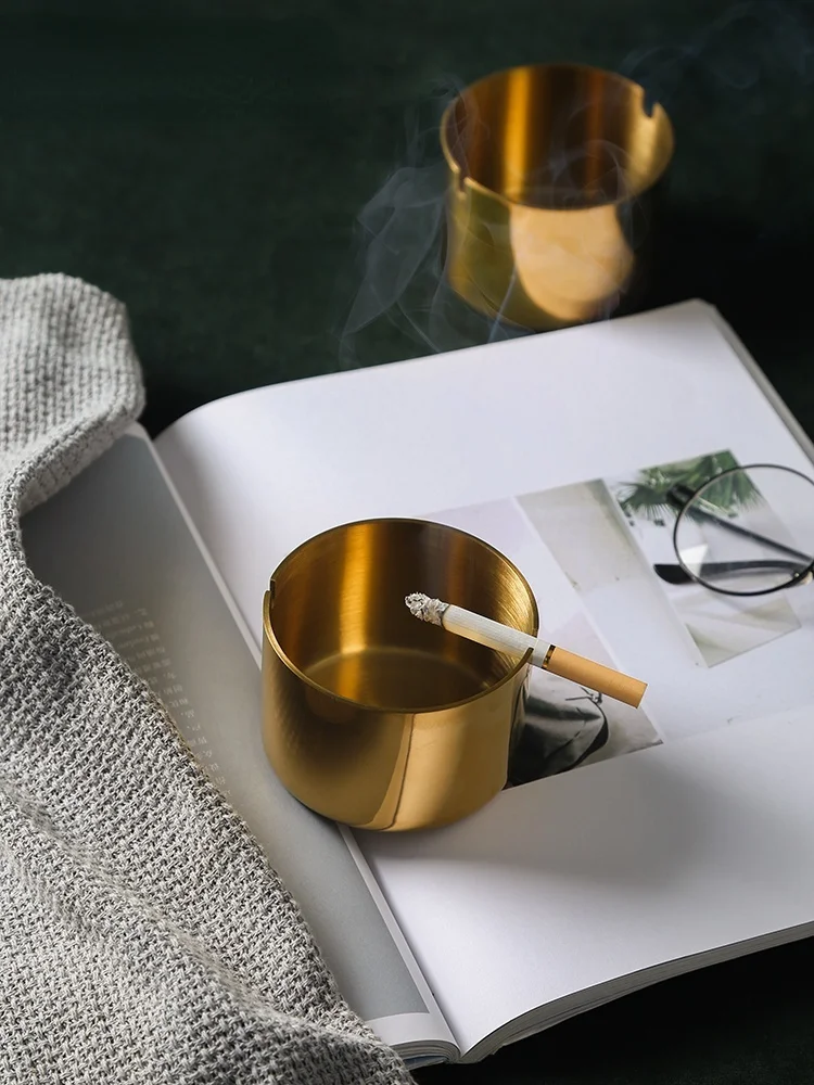 Living Room Office Smoke Cylinder Gold Stainless Steel Creative Ashtray Light Luxury Small Ornaments Home Decore
Living Room Office Smoke Cylinder Gold Stainless Steel Creative Ashtray Light Luxury Small Ornaments Home Decore