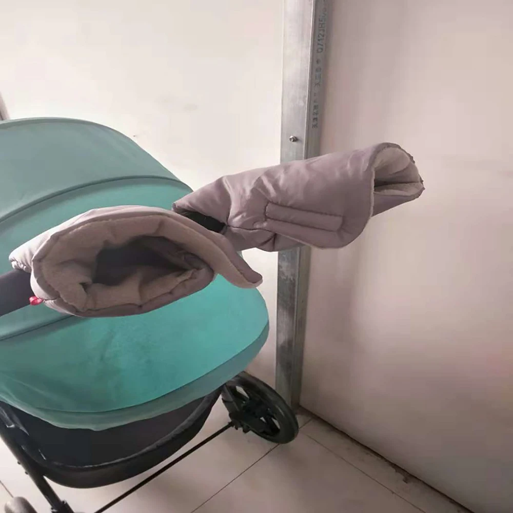Portable Pushchair Hand Muff Winter Stroller Gloves Breathable Soft Surface Mitten Waterproof Pram Accessory Outdoor Gloves 
Portable Pushchair Hand Muff Winter Stroller Gloves Breathable Soft Surface Mitten Waterproof Pram Accessory Outdoor Gloves